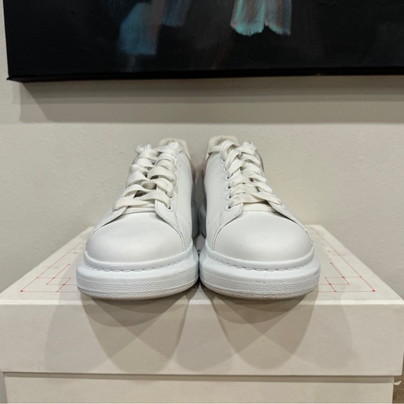 Alexander Mcqueens - Picture 9 of 10